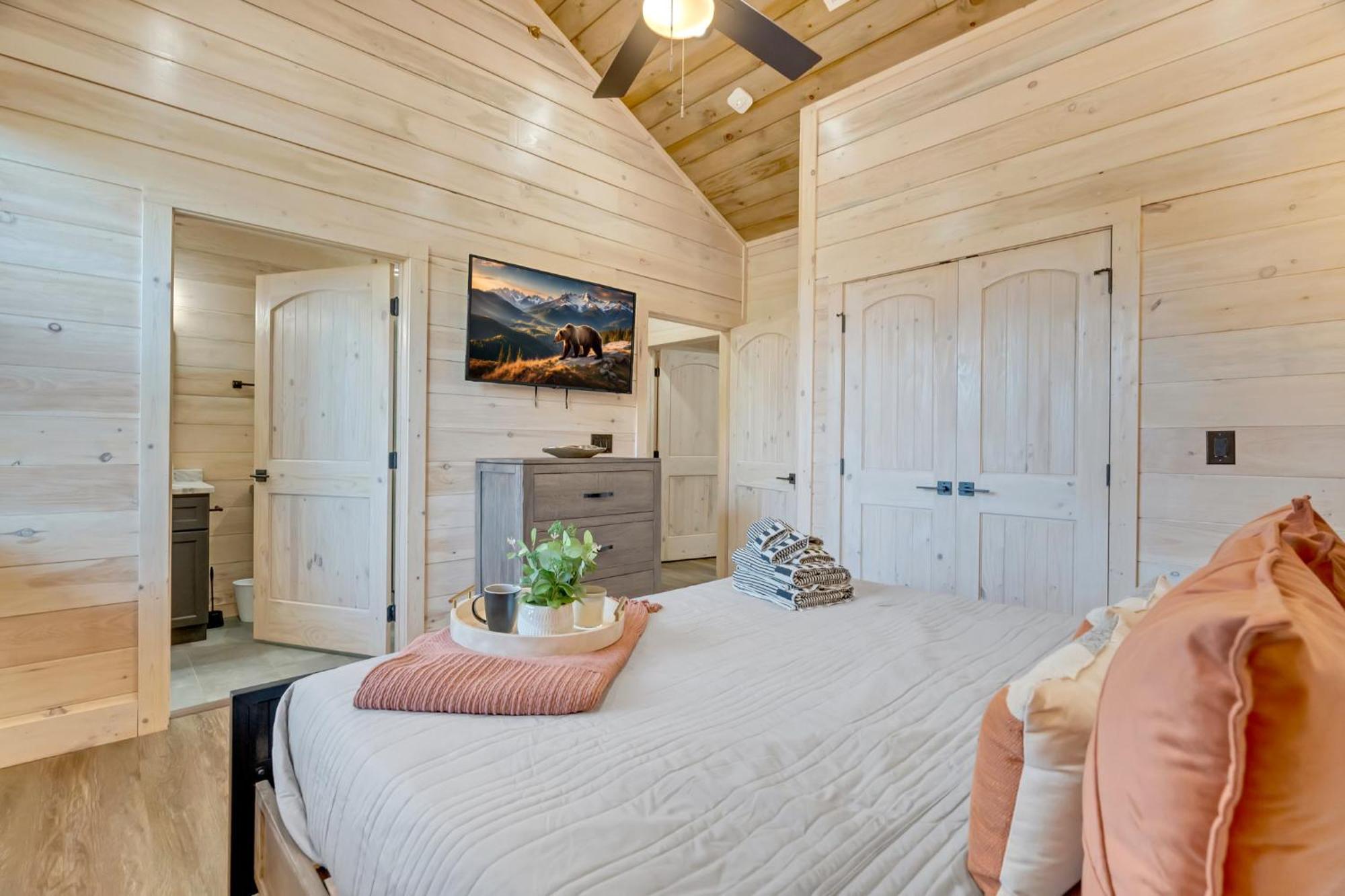 New Luxury Cabin With Indoor Pool, Hot Tub, & Theater Villa Pigeon Forge Dış mekan fotoğraf