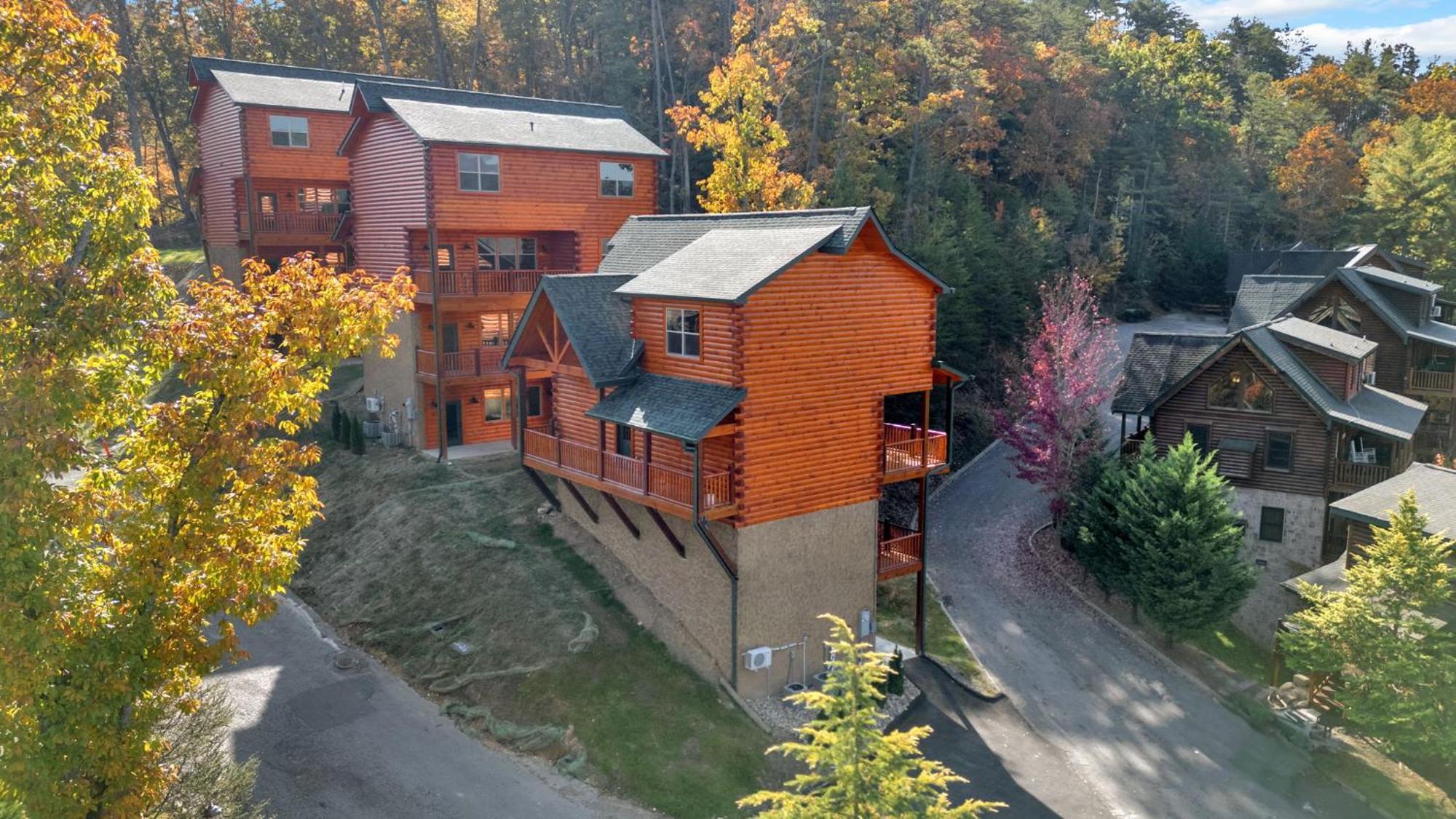 New Luxury Cabin With Indoor Pool, Hot Tub, & Theater Villa Pigeon Forge Dış mekan fotoğraf