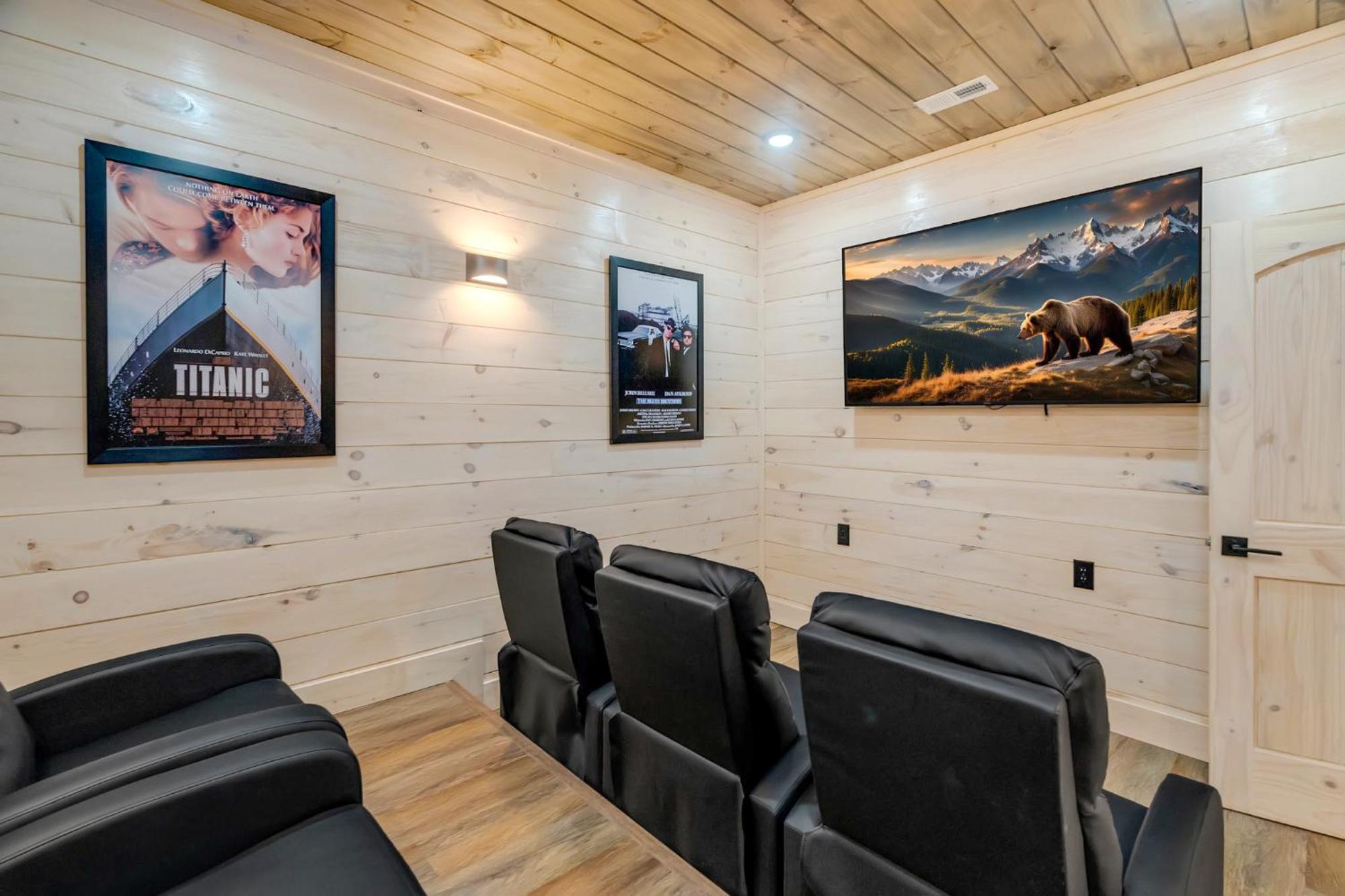 New Luxury Cabin With Indoor Pool, Hot Tub, & Theater Villa Pigeon Forge Dış mekan fotoğraf